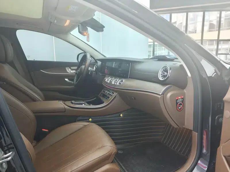 Mercedes-Benz E-Class 2021 Facelift E 300 L Fashion Sedan — миниатюра 6