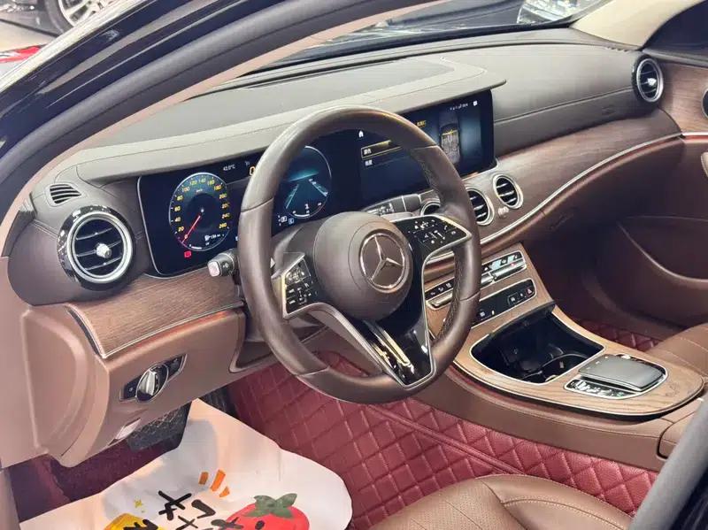 Mercedes-Benz E-Class 2022 Facelift E 300 L Fashion Sedan — миниатюра 30