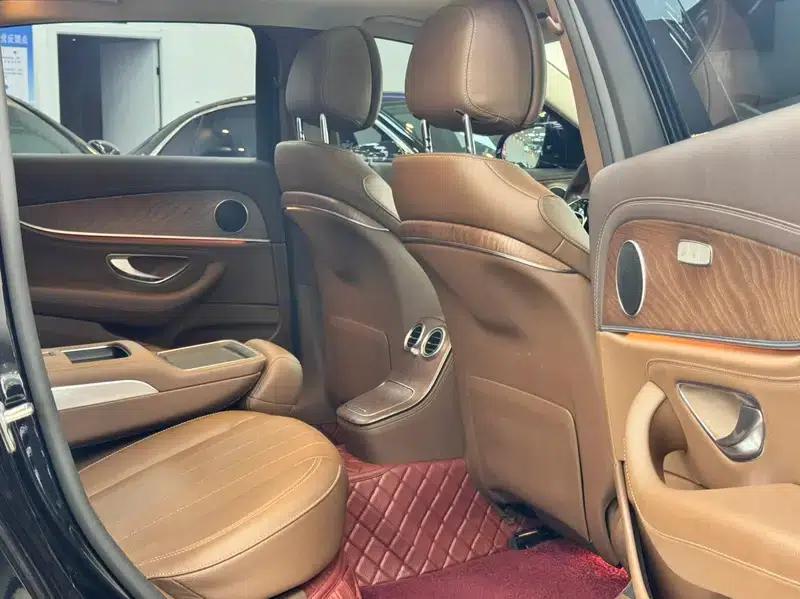 Mercedes-Benz E-Class 2022 Facelift E 300 L Fashion Sedan — миниатюра 38