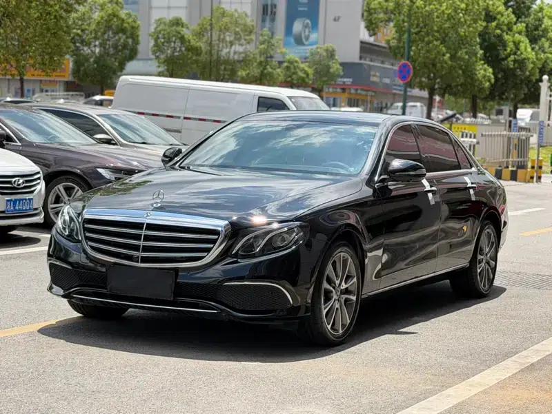 Mercedes-Benz E-Class 2019 E 300 L Fashion Edition — миниатюра 1