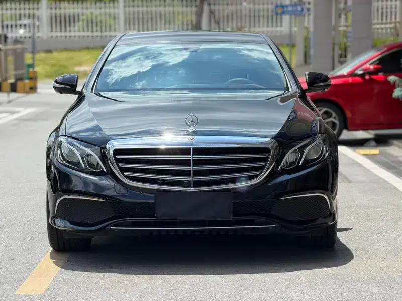 Mercedes-Benz E-Class 2019 E 300 L Fashion Edition — миниатюра 2
