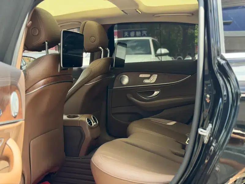 Mercedes-Benz E-Class 2019 E 300 L Fashion Edition — миниатюра 17