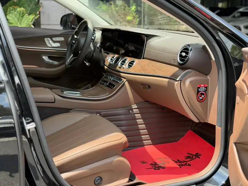 Mercedes-Benz E-Class 2019 E 300 L Fashion Edition — миниатюра 8