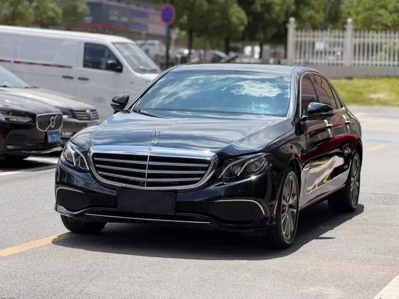 Mercedes-Benz E-Class 2019 E 300 L Fashion Edition — миниатюра 10