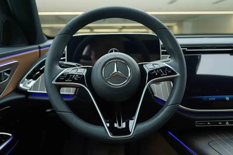 Mercedes-Benz E-Class 2024 Facelift E 300 L Fashion Sedan — миниатюра 14