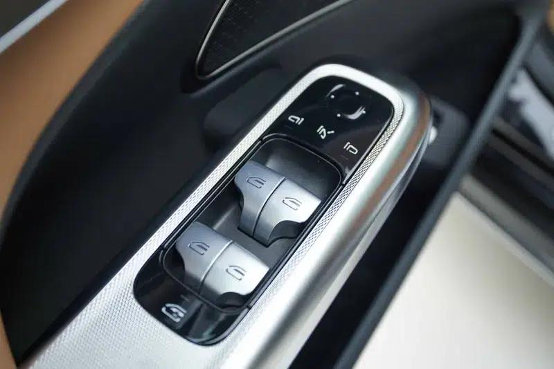 Mercedes-Benz E-Class 2024 Facelift E 300 L Fashion Sedan — миниатюра 20