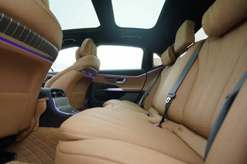 Mercedes-Benz E-Class 2024 Facelift E 300 L Fashion Sedan — миниатюра 22