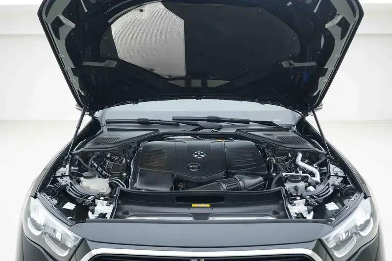 Mercedes-Benz E-Class 2024 Facelift E 300 L Fashion Sedan — миниатюра 6