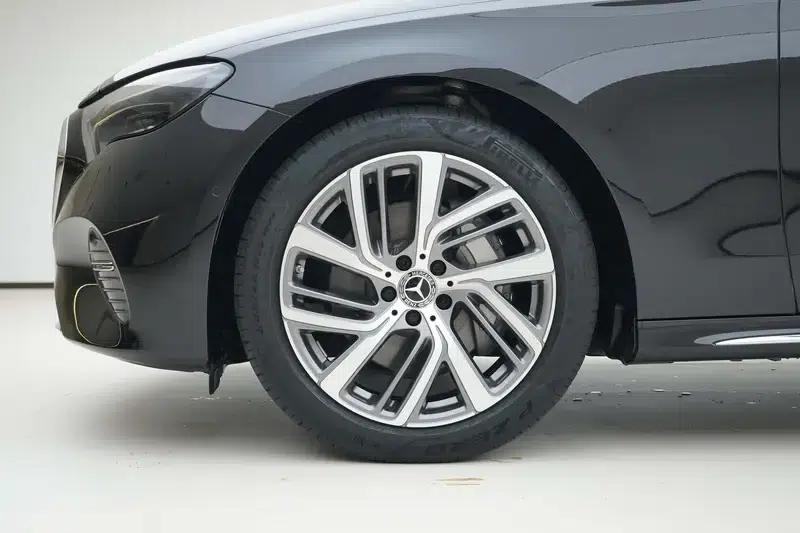 Mercedes-Benz E-Class 2024 Facelift E 300 L Fashion Sedan — миниатюра 10