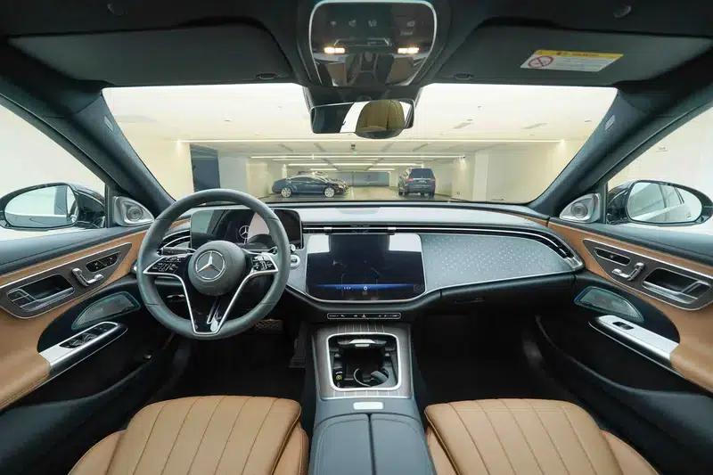 Mercedes-Benz E-Class 2025 E 300 L Fashion Sedan — миниатюра 11