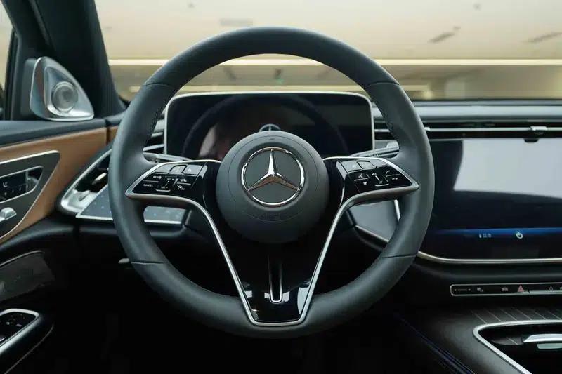 Mercedes-Benz E-Class 2025 E 300 L Fashion Sedan — миниатюра 13