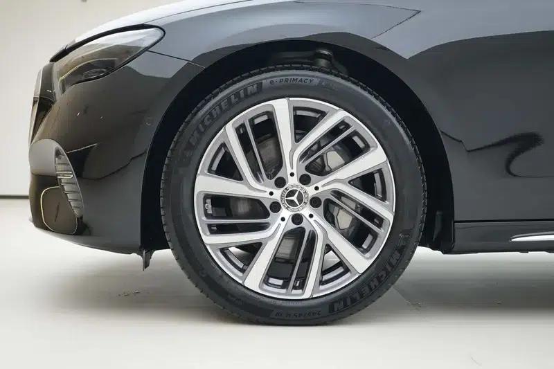 Mercedes-Benz E-Class 2025 E 300 L Fashion Sedan — миниатюра 9