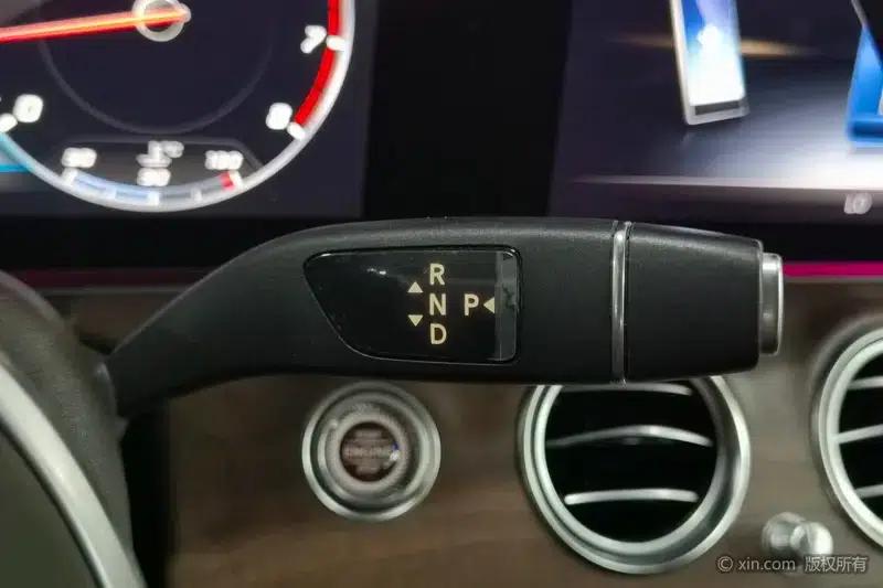 Mercedes-Benz E-Class 2020 Facelift E 300 L Special Edition — миниатюра 14