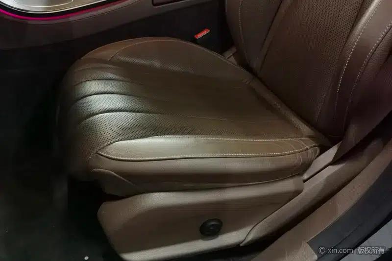 Mercedes-Benz E-Class 2020 Facelift E 300 L Special Edition — миниатюра 18