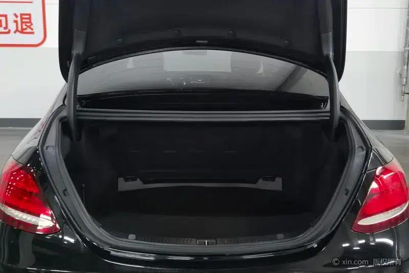Mercedes-Benz E-Class 2020 Facelift E 300 L Special Edition — миниатюра 23