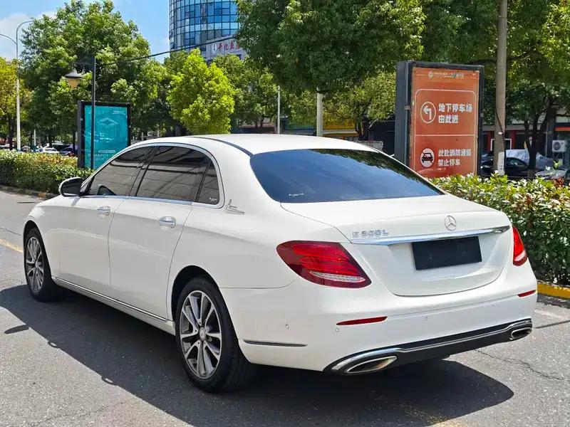2016 Mercedes-Benz E-Class E 300 L Fashion Edition — миниатюра 4