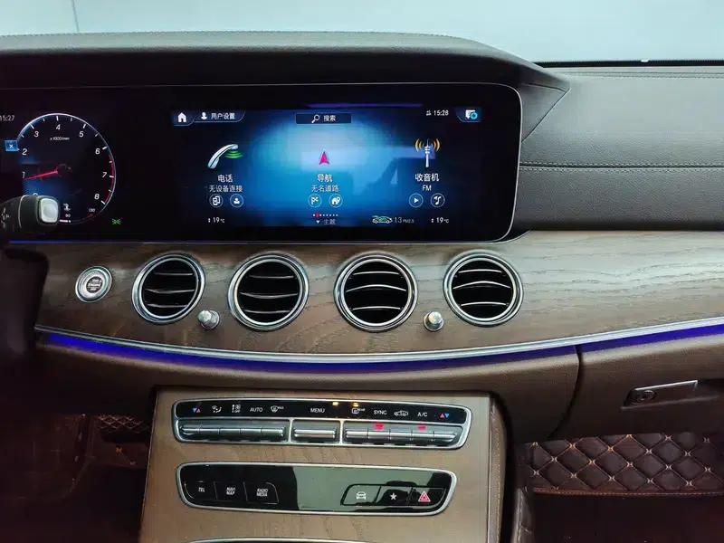 2022 Mercedes-Benz E-Class E 260 L Sedan — миниатюра 13