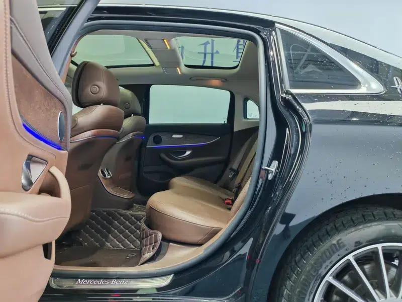 2022 Mercedes-Benz E-Class E 260 L Sedan — миниатюра 18