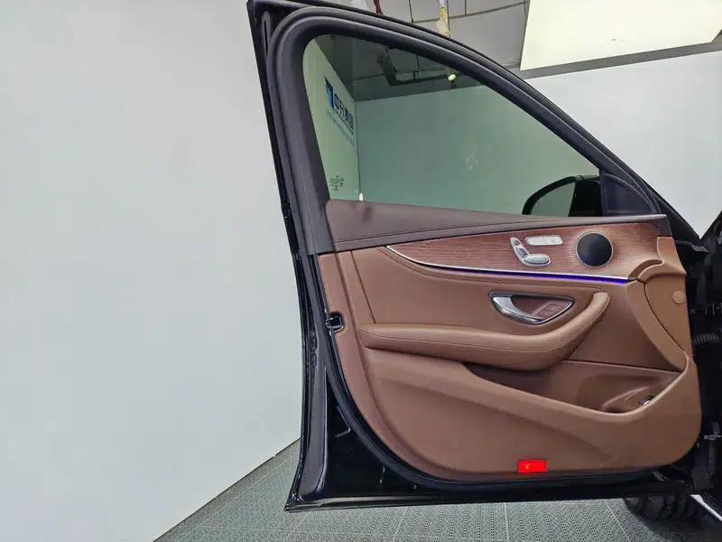 2022 Mercedes-Benz E-Class E 260 L Sedan — миниатюра 19