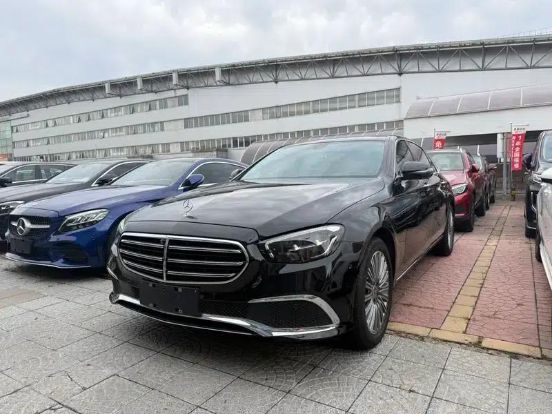 2023 Mercedes-Benz E-Class E 300 L Luxury Sedan — миниатюра 1