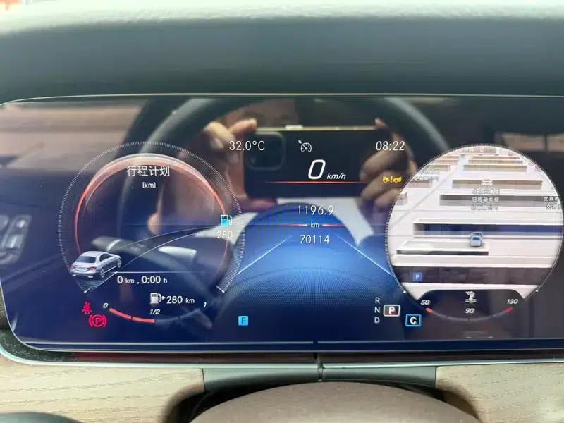 2023 Mercedes-Benz E-Class E 300 L Luxury Sedan — миниатюра 14