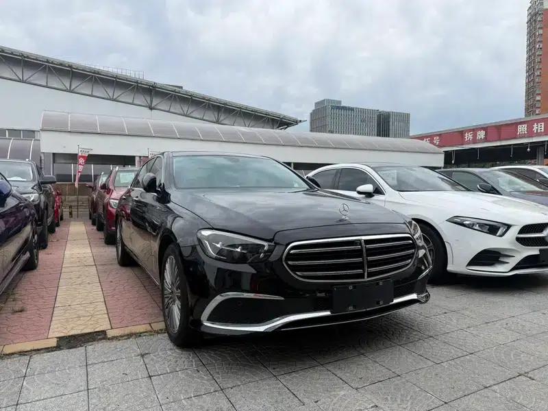 2023 Mercedes-Benz E-Class E 300 L Luxury Sedan — миниатюра 3