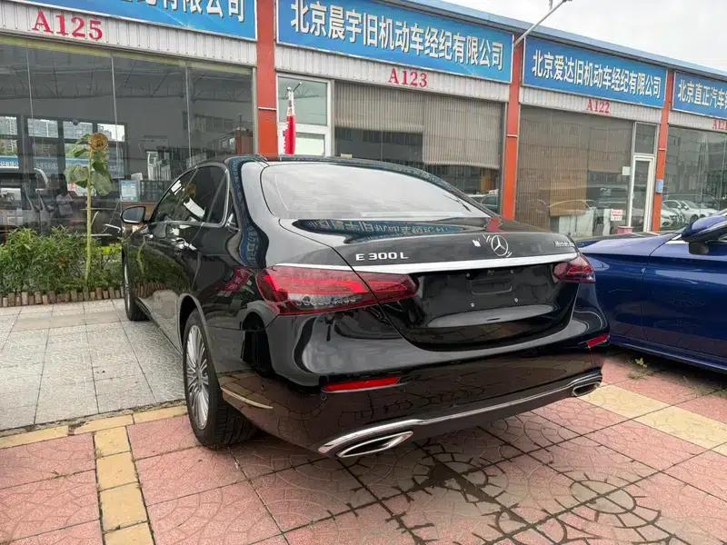 2023 Mercedes-Benz E-Class E 300 L Luxury Sedan — миниатюра 4