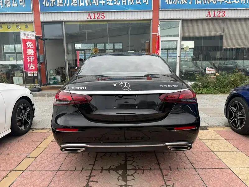 2023 Mercedes-Benz E-Class E 300 L Luxury Sedan — миниатюра 5