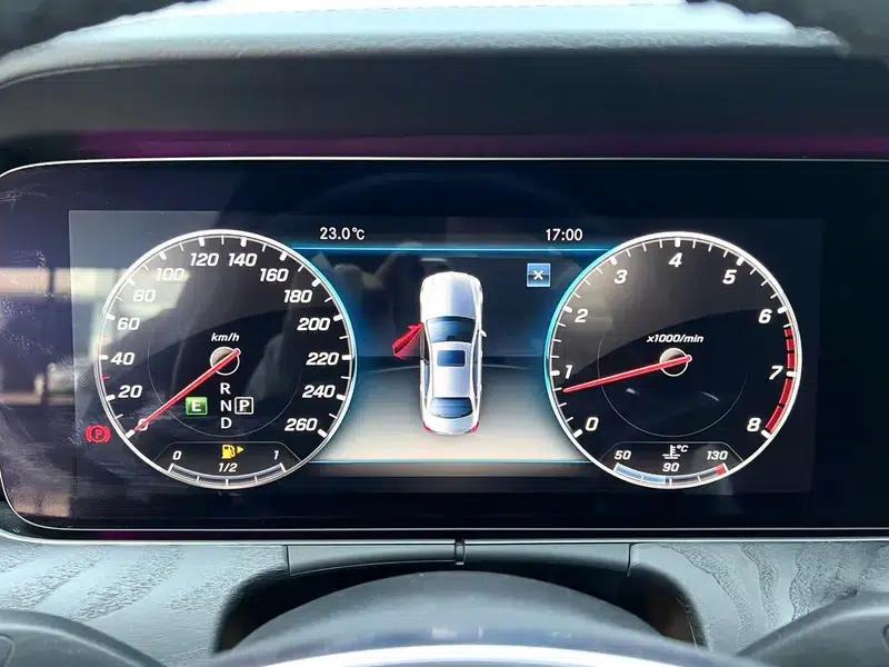 2017 Mercedes-Benz E-Class E 200 L 4MATIC — миниатюра 14