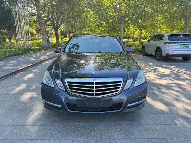Mercedes-Benz E-Class 2010 E 300 L Fashion Edition — миниатюра 2