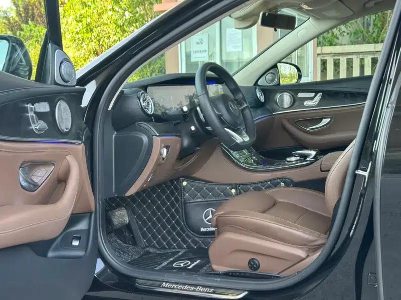 2017 Mercedes-Benz E-Class E 200 L Sport 4MATIC — миниатюра 22
