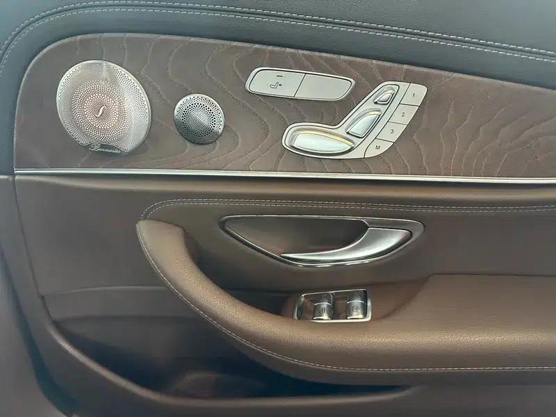 Mercedes-Benz E-Class 2019 Facelift E 300 L Fashion Model — миниатюра 11