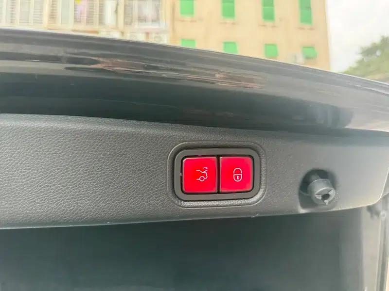 Mercedes-Benz E-Class 2022 Facelift E 300 L Luxury Sedan — миниатюра 14