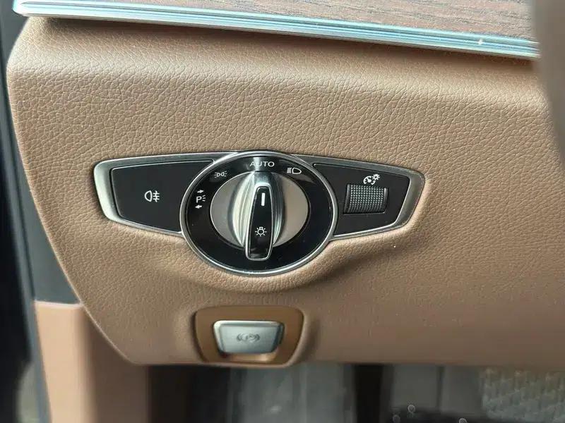 Mercedes-Benz E-Class 2022 Facelift E 300 L Luxury Sedan — миниатюра 22