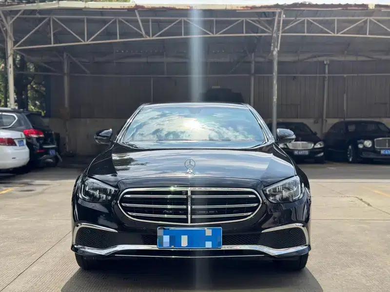 2023 Mercedes-Benz E-Class E 300 L Luxury Sedan — миниатюра 2