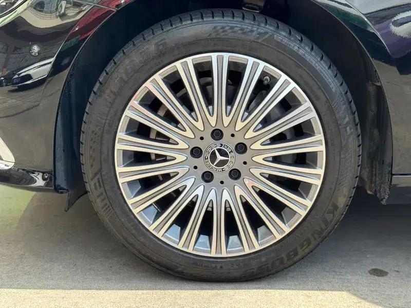 2023 Mercedes-Benz E-Class E 300 L Luxury Sedan — миниатюра 12