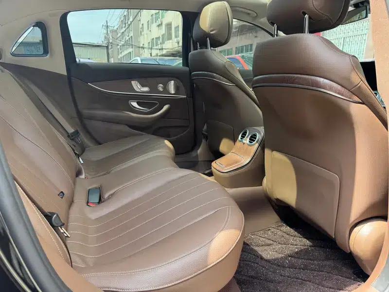 2023 Mercedes-Benz E-Class E 300 L Luxury Sedan — миниатюра 20