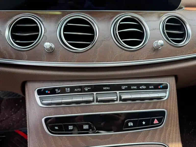 2023 Mercedes-Benz E-Class E 300 L Luxury Sedan — миниатюра 5