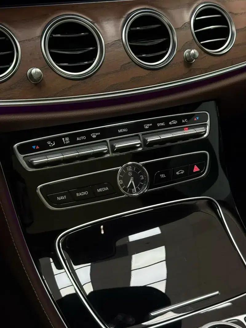 2017 Mercedes-Benz E-Class E 300 L Luxury — миниатюра 14