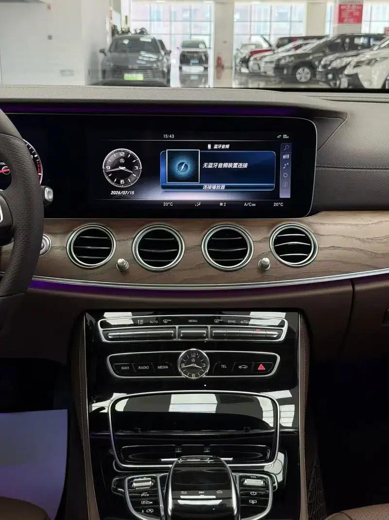 2017 Mercedes-Benz E-Class E 300 L Luxury — миниатюра 20