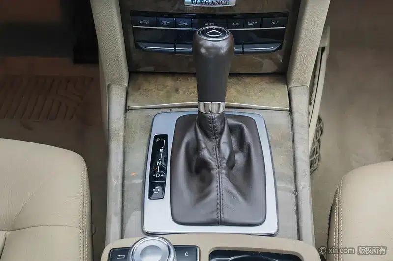 Mercedes-Benz E-Class (Imported) 2010 E 200 CGI Elegance — миниатюра 15