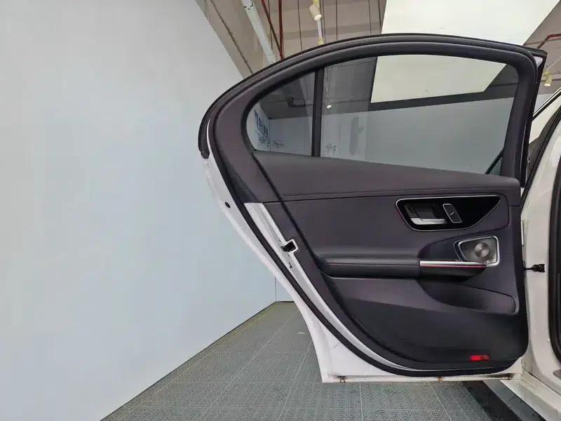 Mercedes-Benz C-Class 2024 Model, Third Facelift, C 260 L Sport Night Edition — миниатюра 17