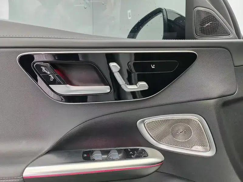 Mercedes-Benz C-Class 2024 Model, Third Facelift, C 260 L Sport Night Edition — миниатюра 10
