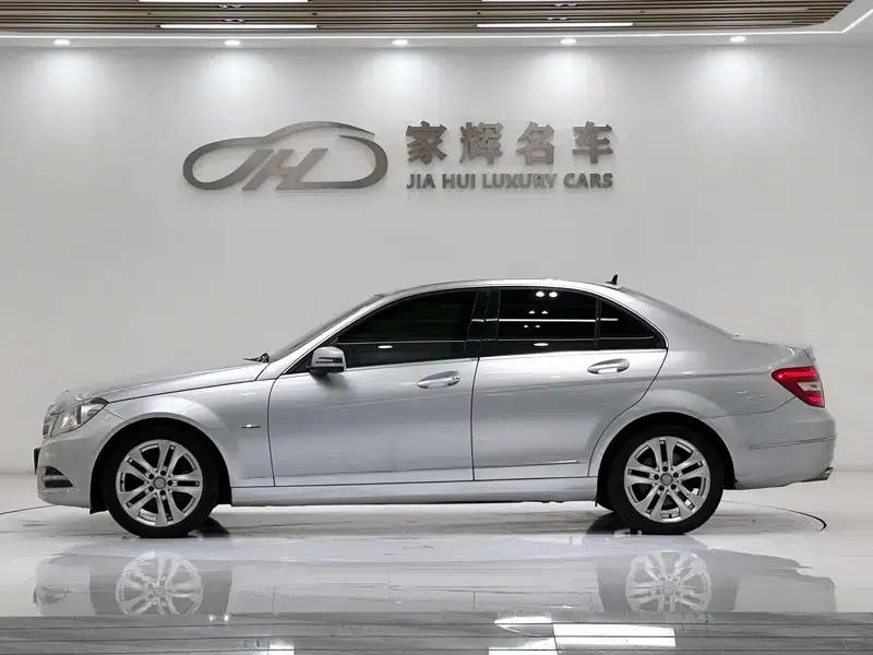 Mercedes-Benz C-Class 2011 C 200 CGI Fashion Model — миниатюра 4