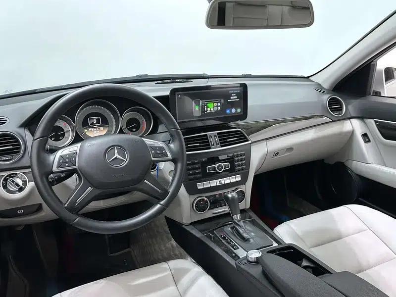 Mercedes-Benz C-Class 2011 C 200 CGI Fashion Model — миниатюра 9