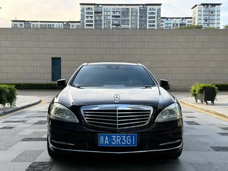 Mercedes-Benz S-Class 2012 S 300 L Grand Edition — миниатюра 2