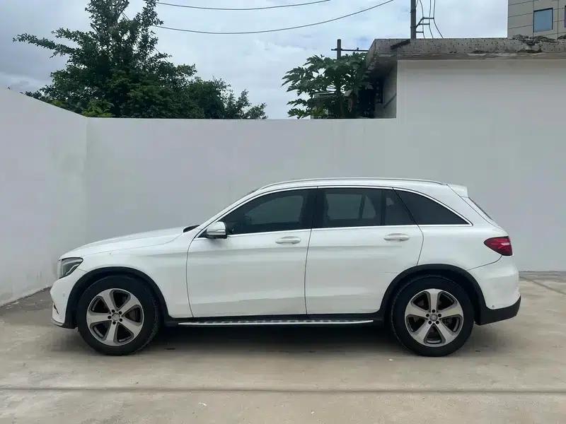 2017 Mercedes-Benz GLC 260 4MATIC Luxury — миниатюра 3