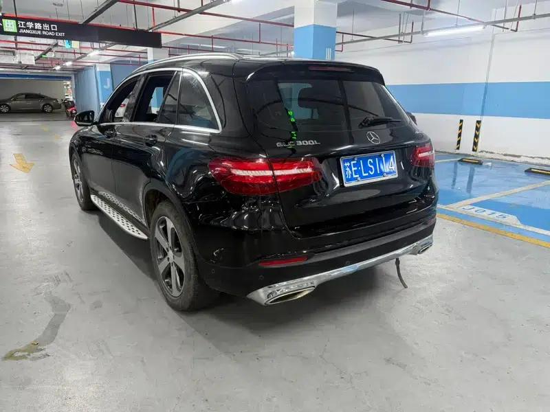 2016 Mercedes-Benz GLC 300 4MATIC Luxury — миниатюра 3
