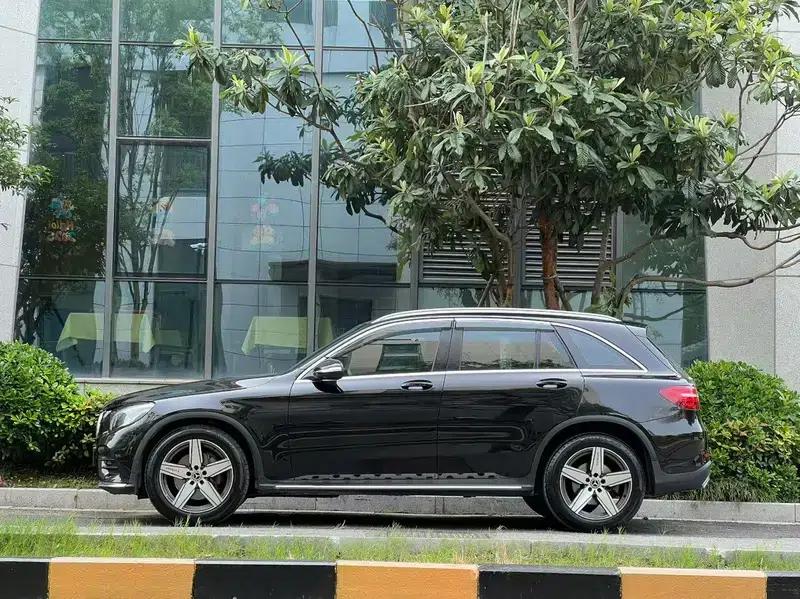 2017 Mercedes-Benz GLC 260 4MATIC Luxury — миниатюра 3