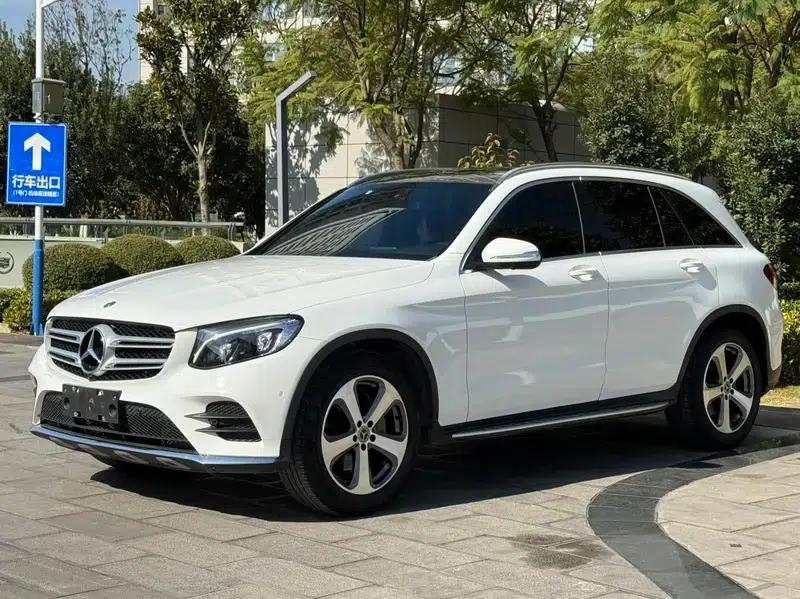 2017 Mercedes-Benz GLC 300 4MATIC Dynamic — миниатюра 1